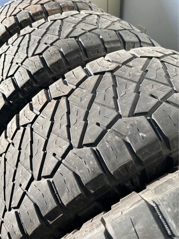 R18, 295/70R18, Nitto