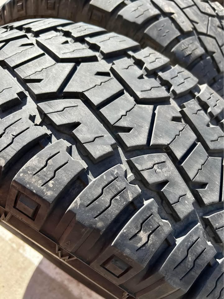 R20, 35X12.5R20, Suntrac