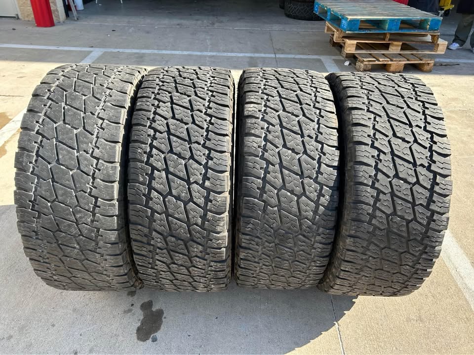 R20, 325/60R20, Nitto