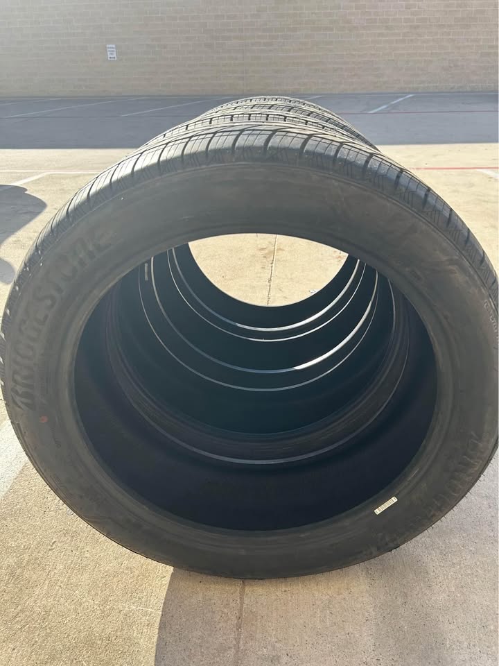 R21, 235/50R21, Bridgestone