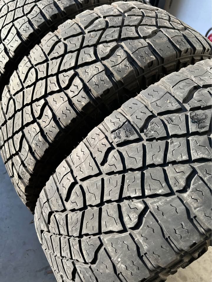 R18, 325 / 65R18, Goodyear