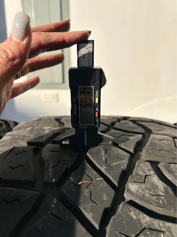 R18, 325 / 65R18, Goodyear