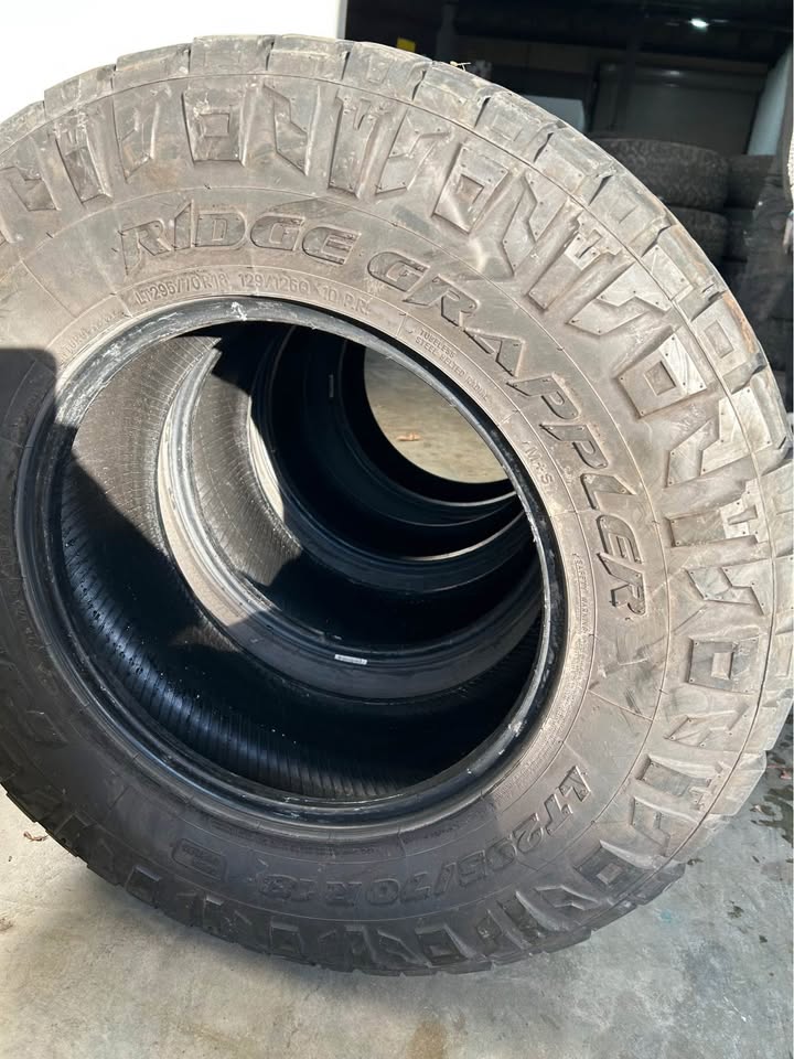 R18, 295/70R18, Nitto